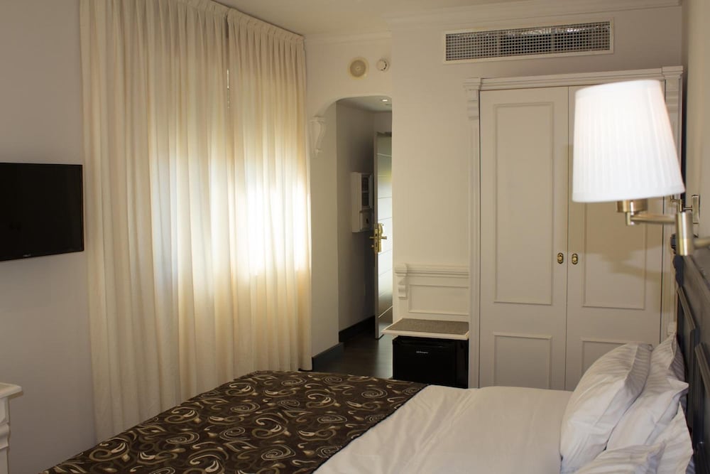 Avent Verahotel 19/44
