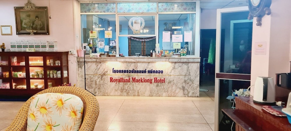 Royal Land Mae Klong Hotel 4/42