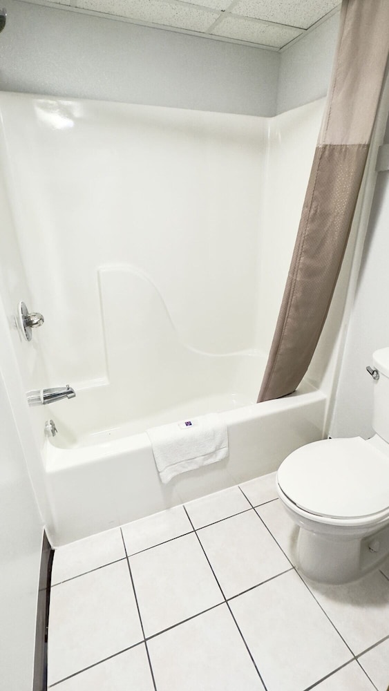 Motel6 Dyersburg, TN 46/50