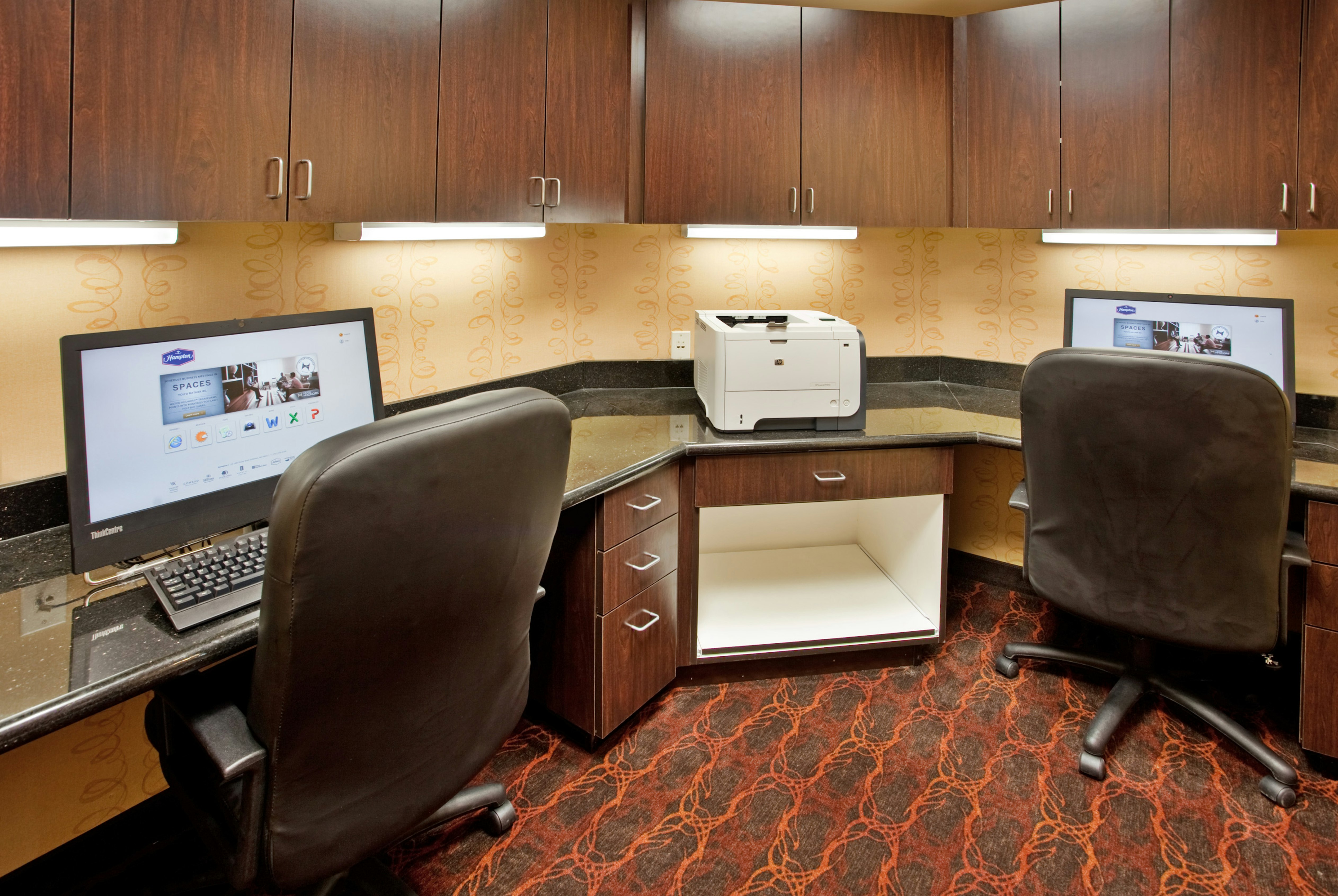 Hampton Inn And Suites Dickinson Nd 35/42