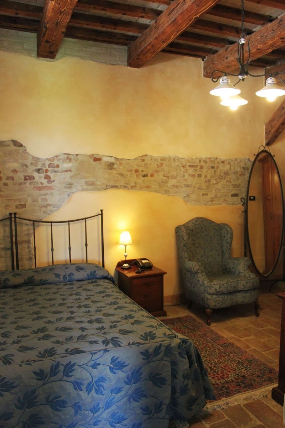 Castello Montegiove 9/16