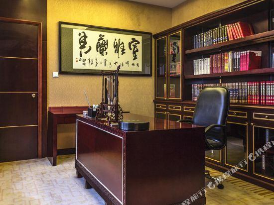 Huayu International Hotel 4/35
