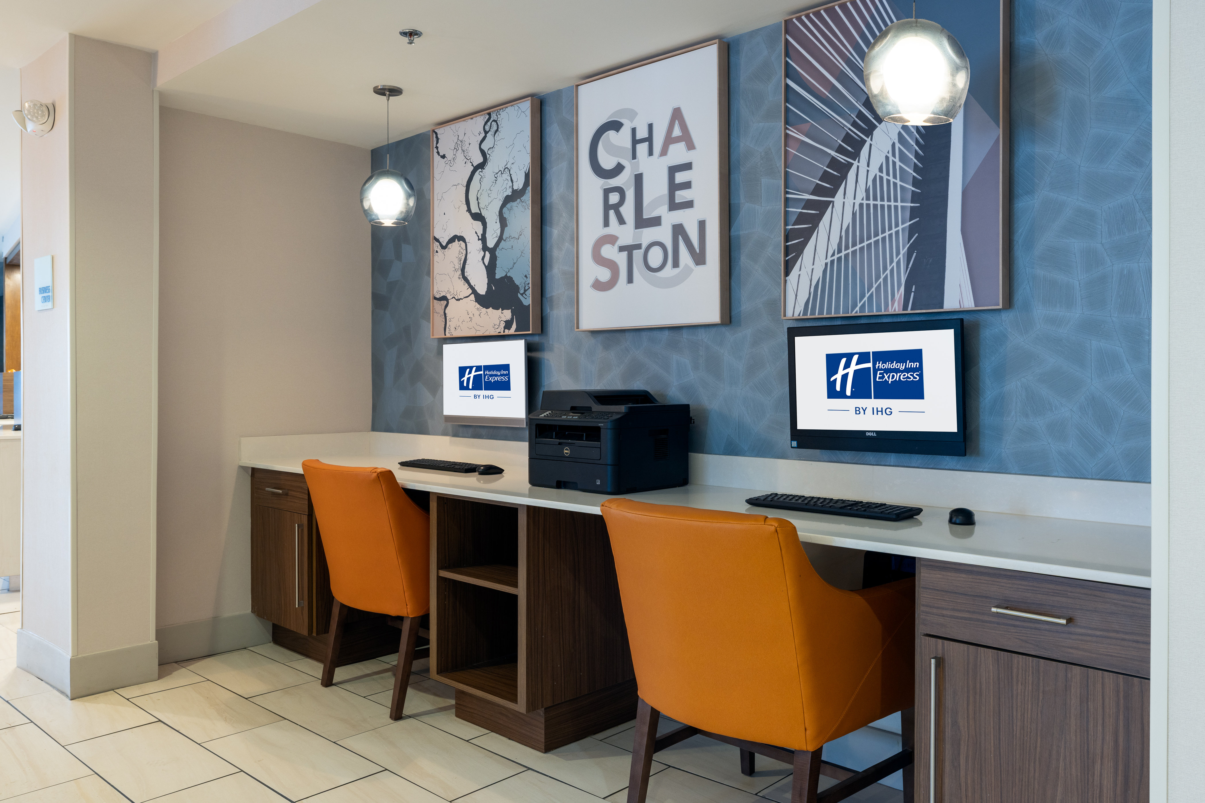 Holiday Inn Express Charleston US Hwy 17 & I-526 61/77