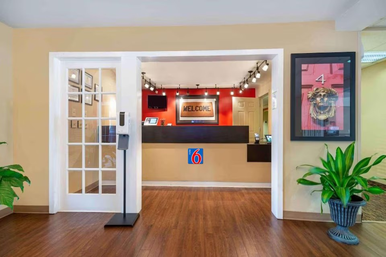 Motel6 Suites Philadelphia Malvern Swedesford Rd, PA 12/20