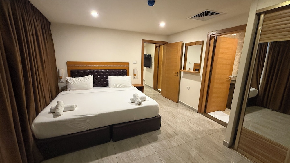 Jewheret Alswefiah Hotel Suites 24/45