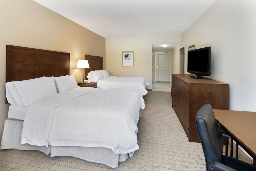 Hampton Inn Columbus South Fort Moore 9/33