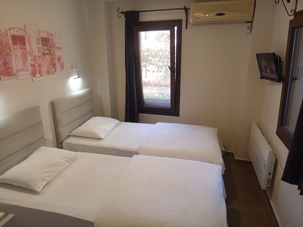 Ena Serenity Boutique Hotel 36/73