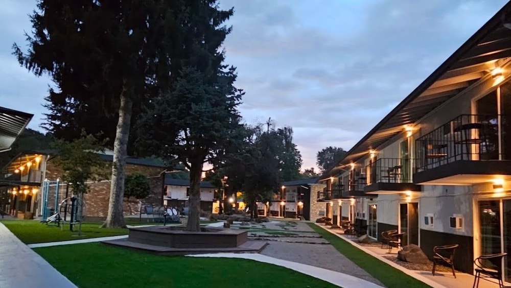 Interurban Suites Hotel, a Dazzler Select by Wyndham 65/69
