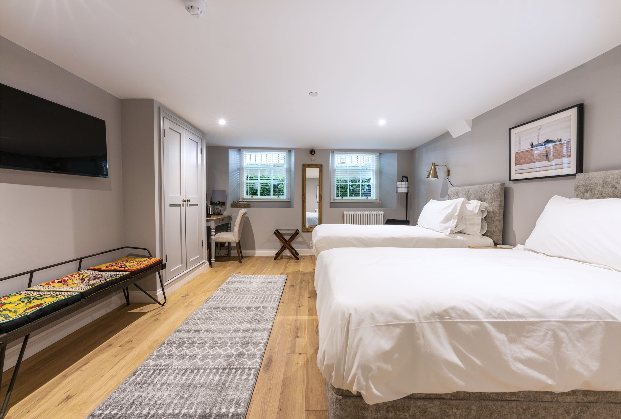 SUPERIOR, TWIN BEDS