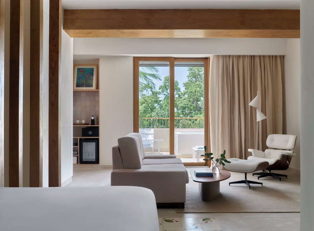 Roof Top, Suite, King Bed, Terrace, Bathtub