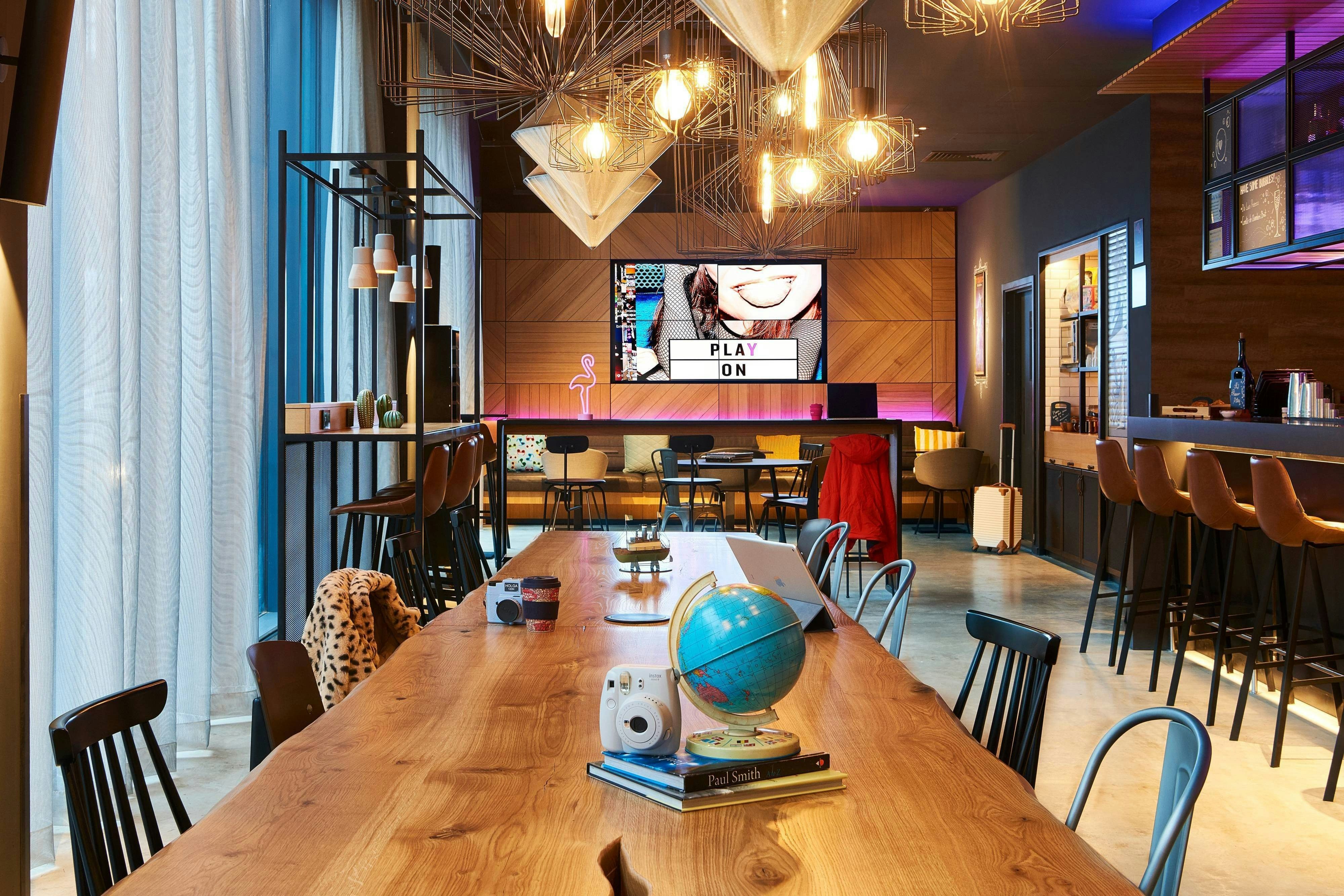 Moxy Southampton 33/55