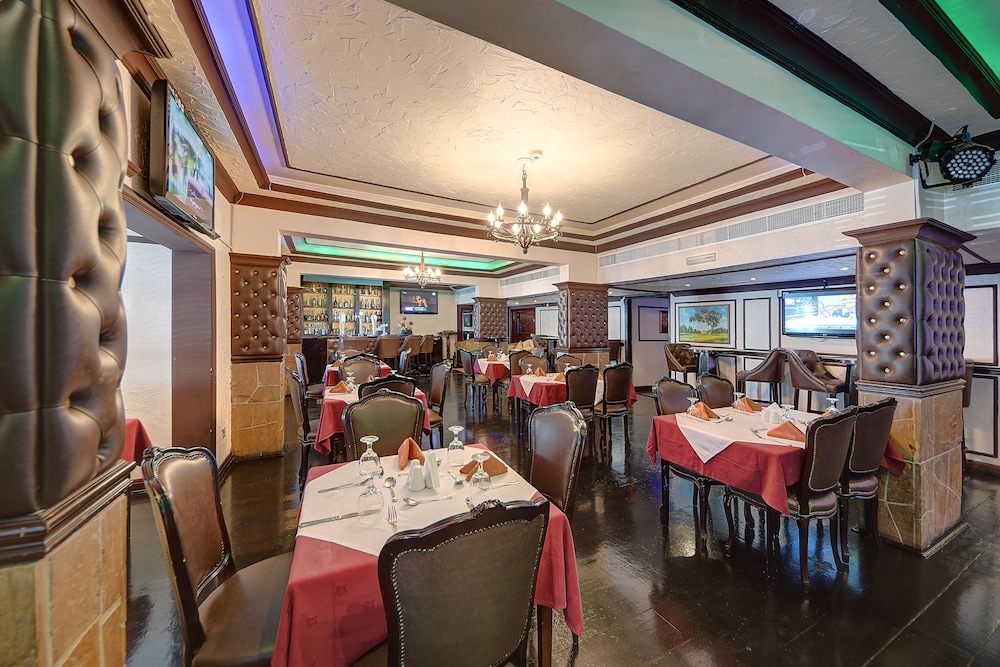 restaurant cafeteria