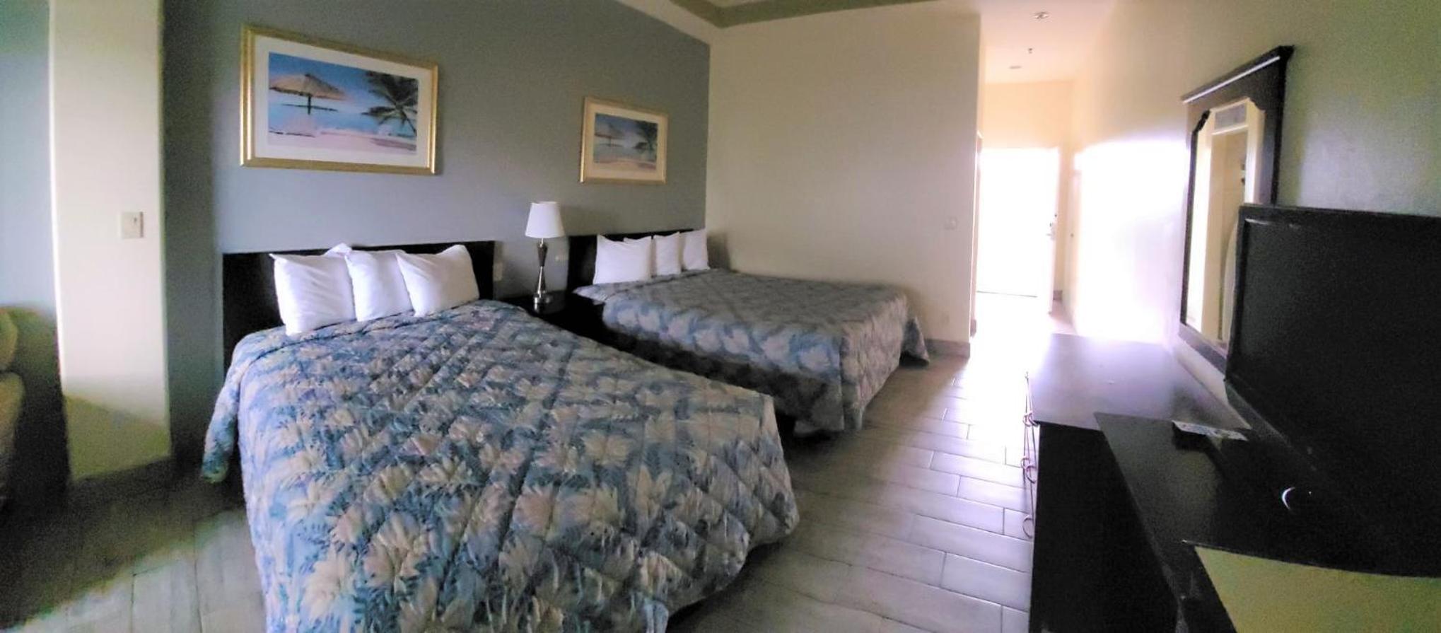 STANDARD, 2 QUEEN BEDS