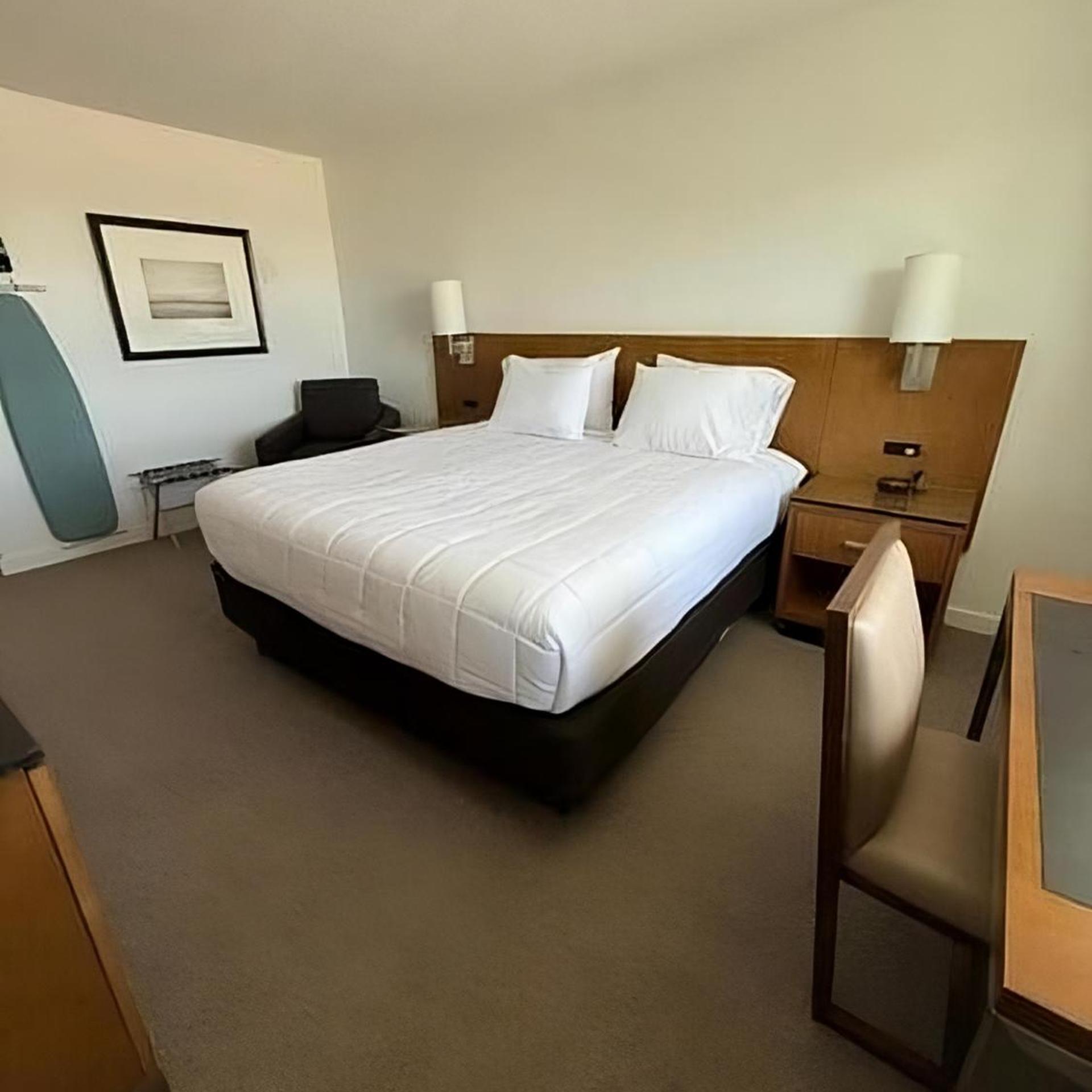 Hotel Simply Stay 6/22