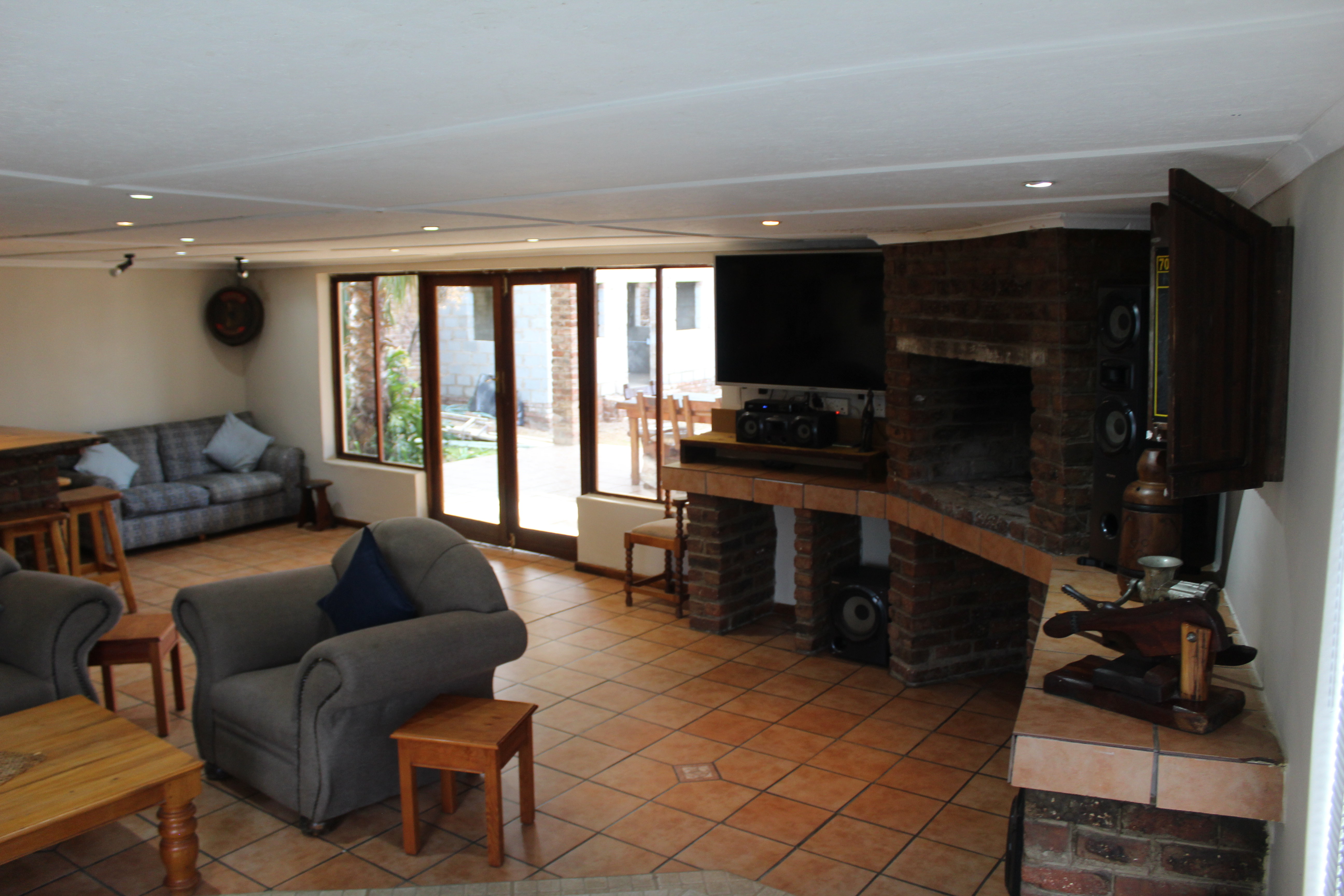 Tri-Angle B&B and Guesthouse 24/50