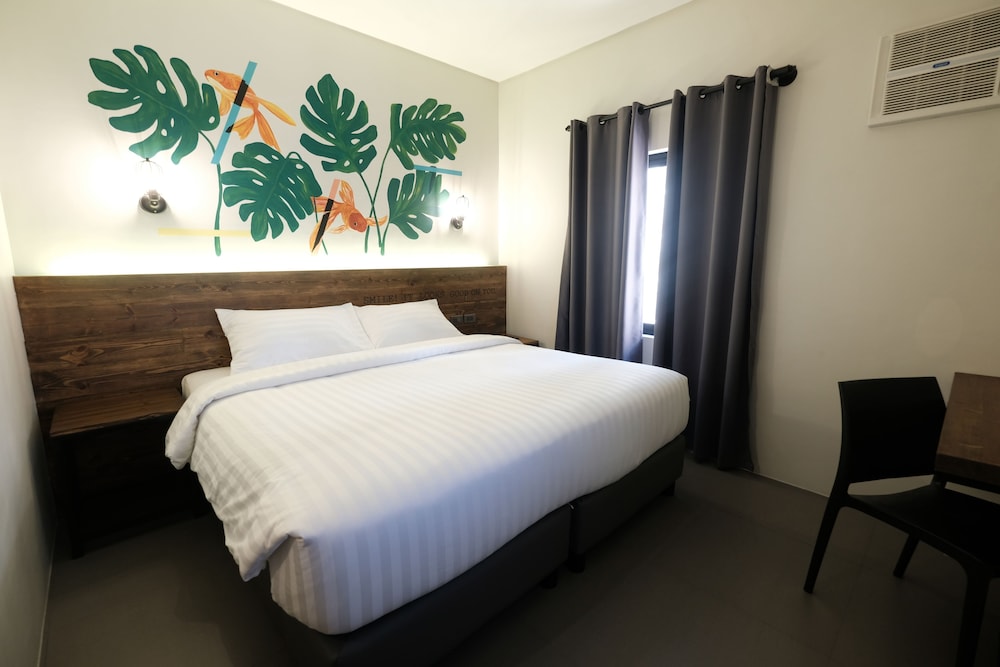 U Hotels Makati 35/56