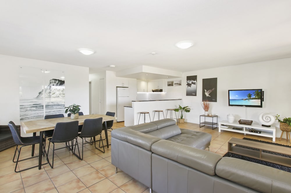 Headland Beach Resort 46/69