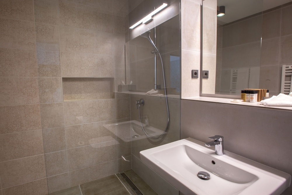 Monastery Boutique Hotel Budapest 64/66