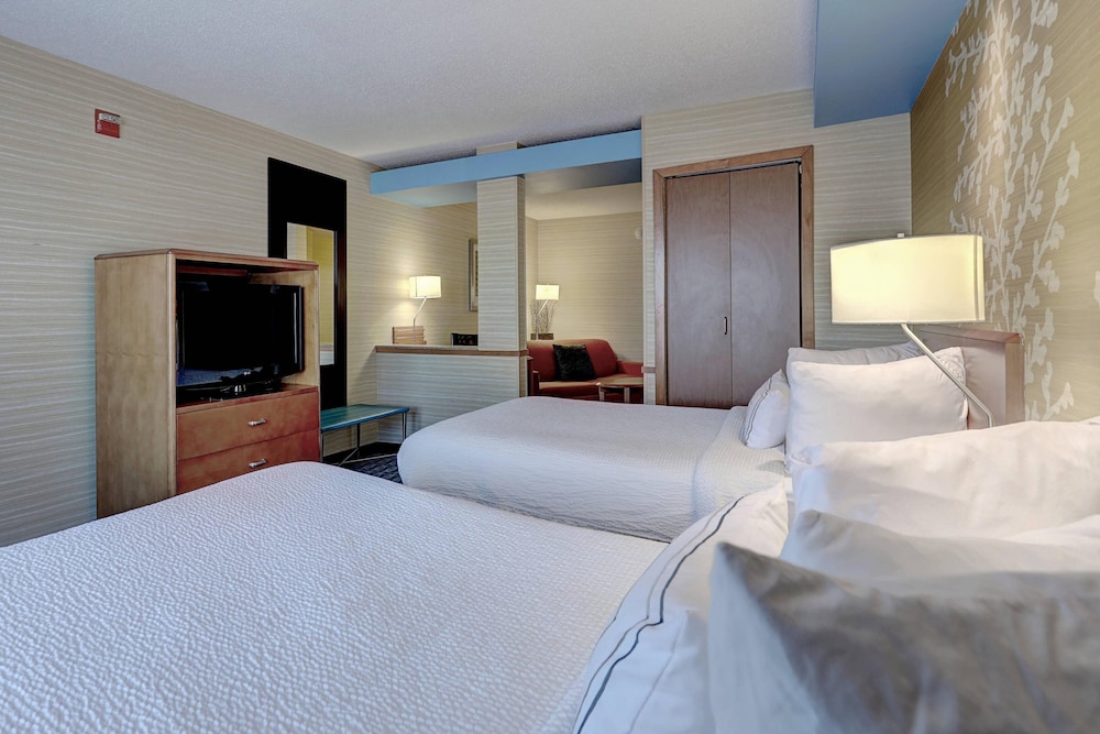 Fairfield Inn Suites By Marriott Edison South Plainfield 11/49