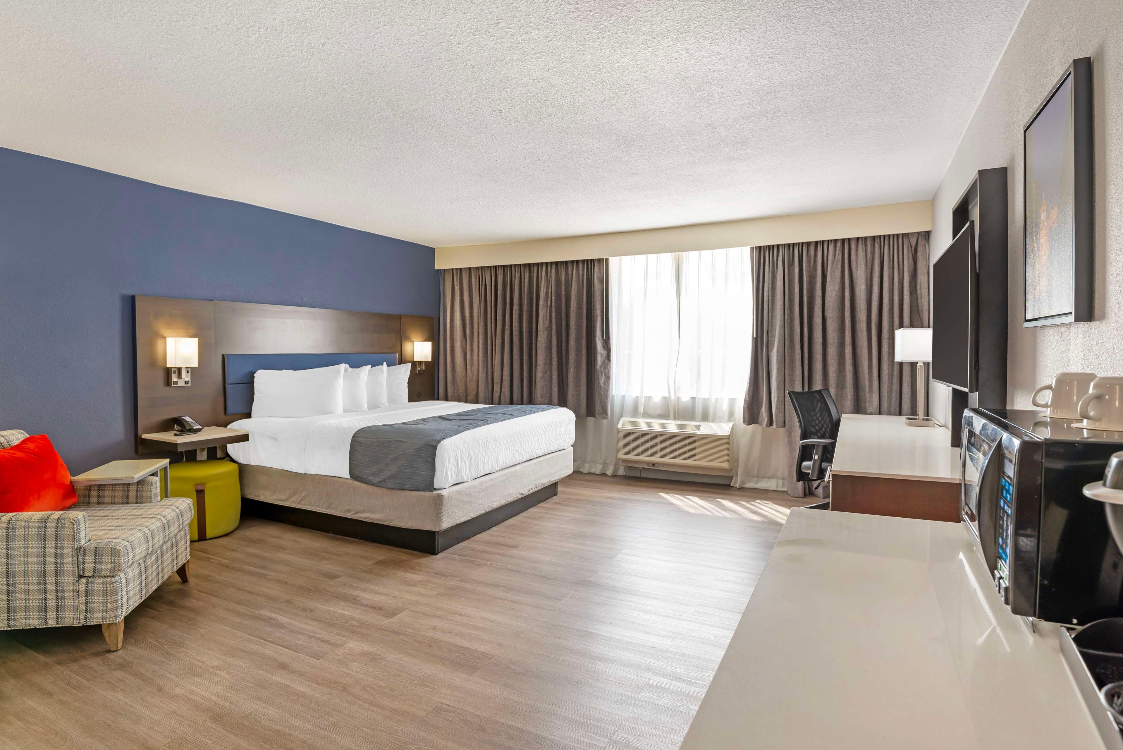 غرفة بسرير مزدوج لذوي الإعاقة، Best Western Premier Richmond City Gateway 2/4
