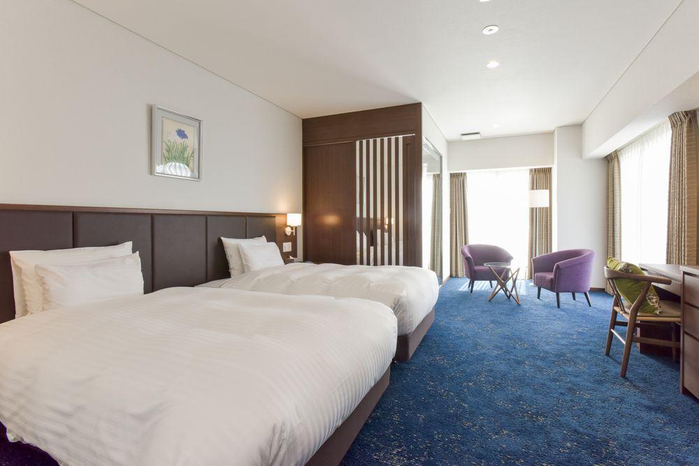 Room, Twin Beds, Ocean View, Corner