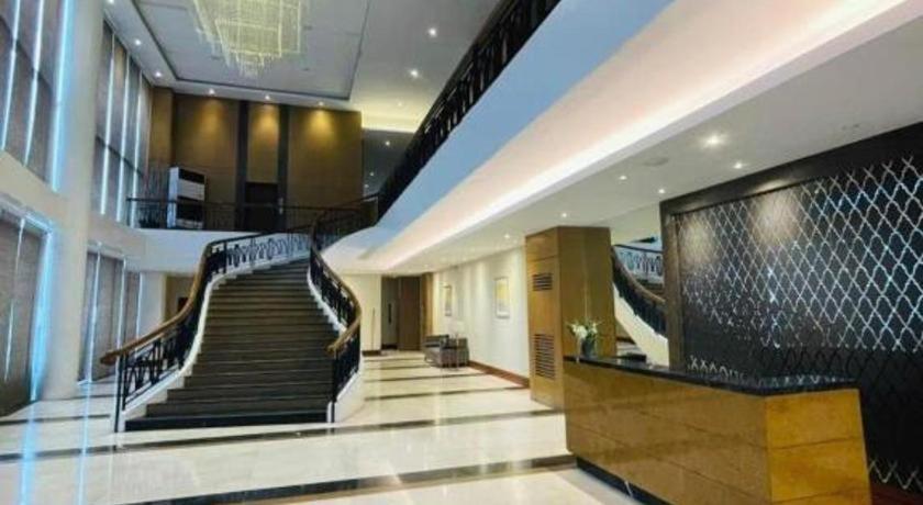 Grand Astoria Hotel 8/35