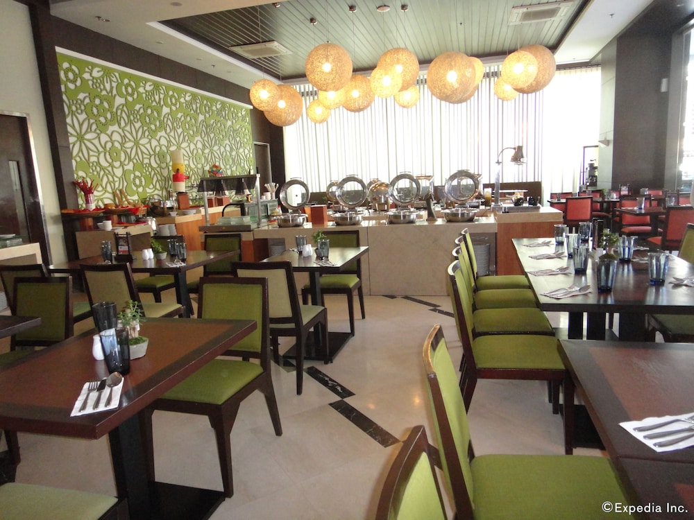 Harolds Hotel Cebu 37/48