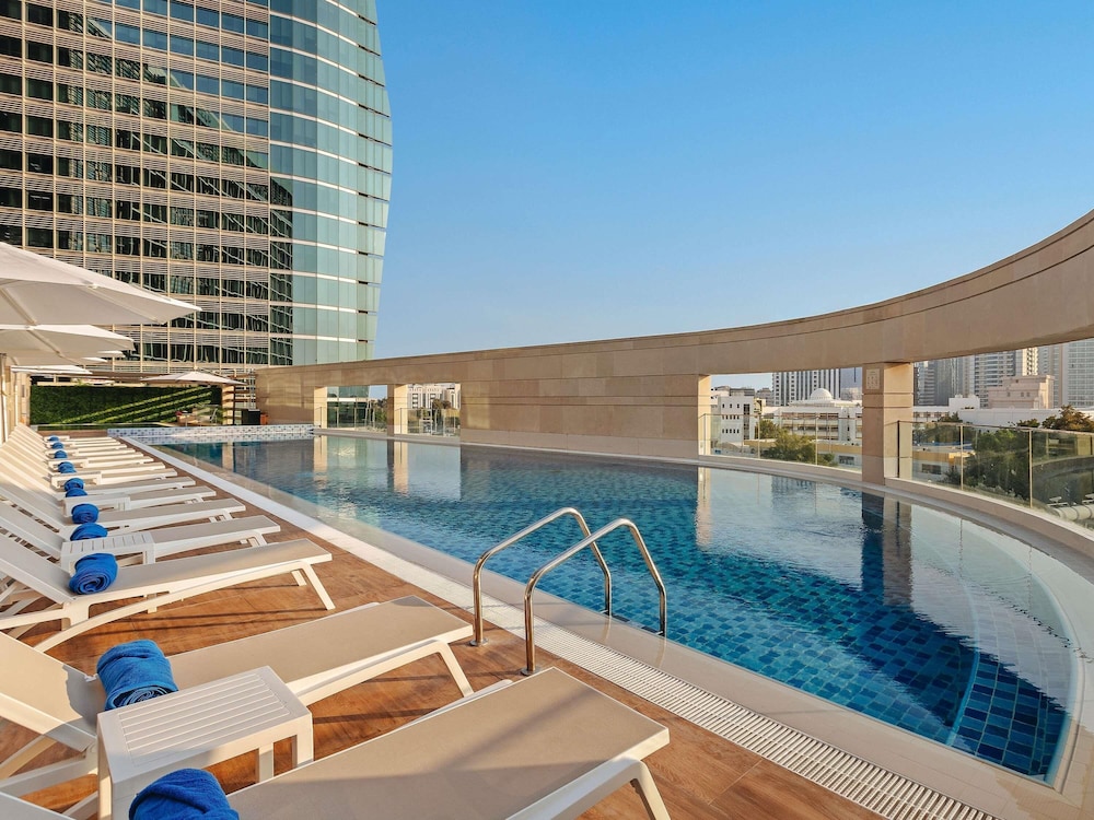 swimming pool spa