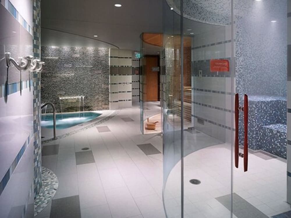 Ameristar Casino Resort Spa St. Charles 16/64
