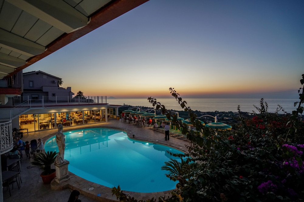 HOTEL ORRIZONTE BLU 9/47