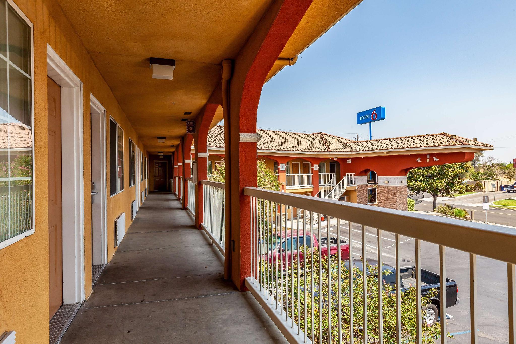 Motel6 Stockton, CA - East 28/29