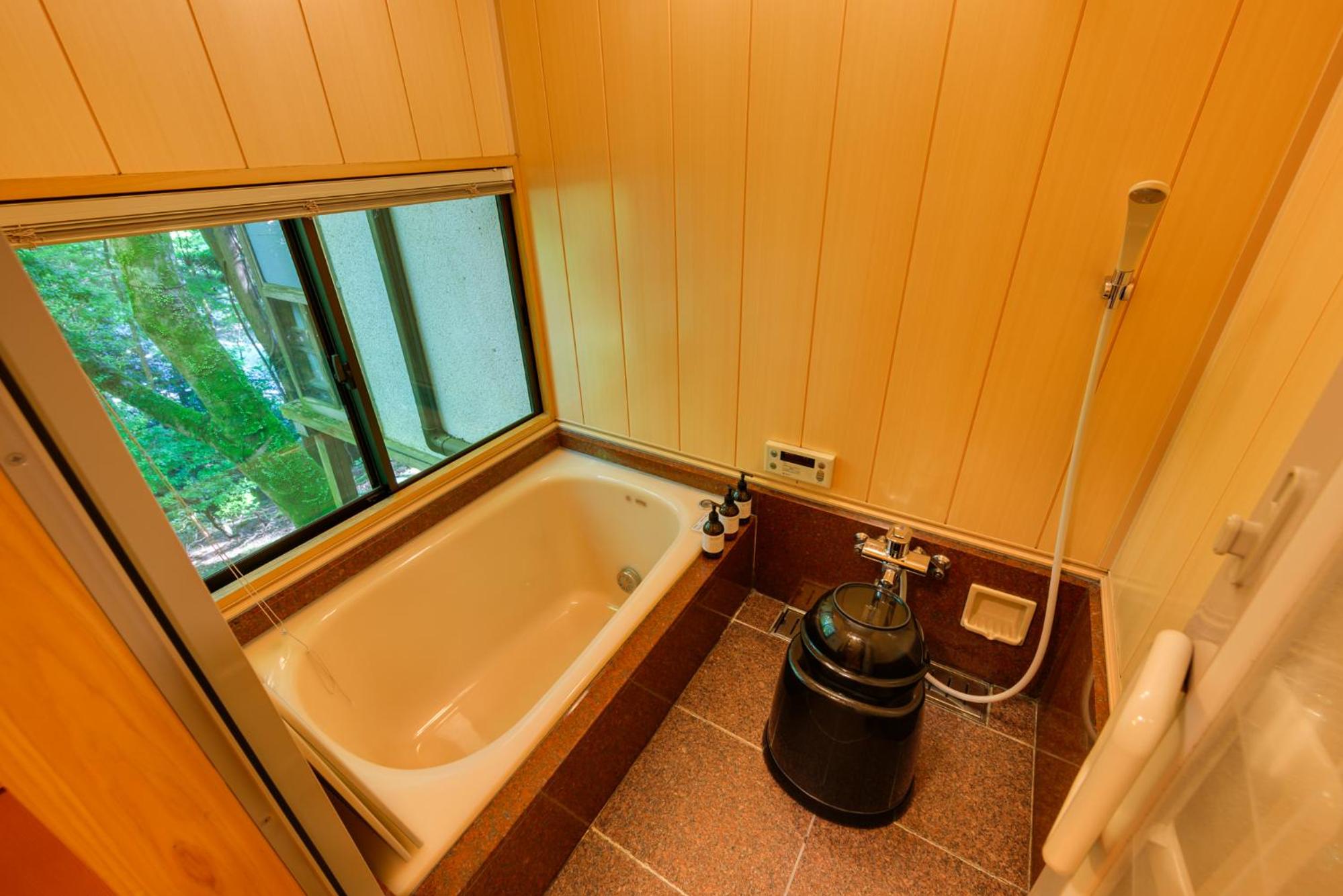 غرفة يابانية بسريرين منفصلين، Tsukihitei Ryokan 4/4