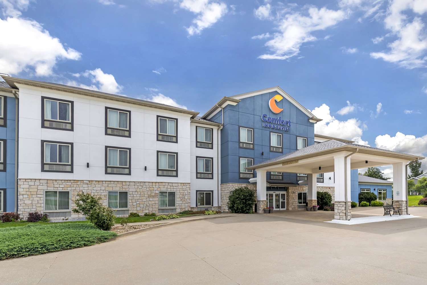 Comfort Inn & Suites Grinnell near I-80 5/32
