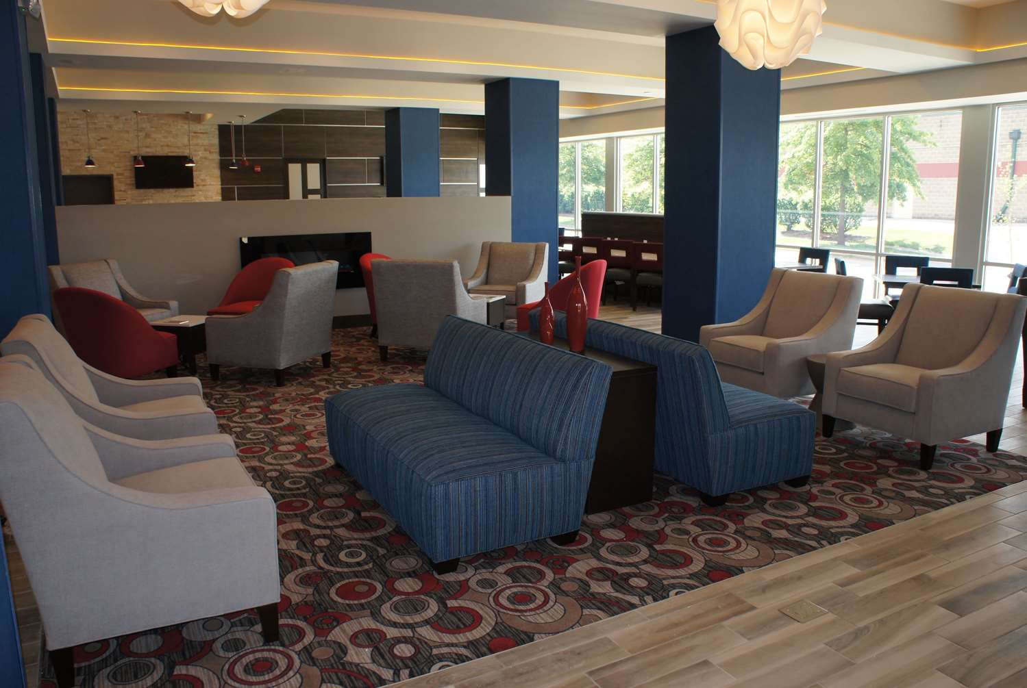 La Quinta Inn & Suites by Wyndham Bloomington 46/64