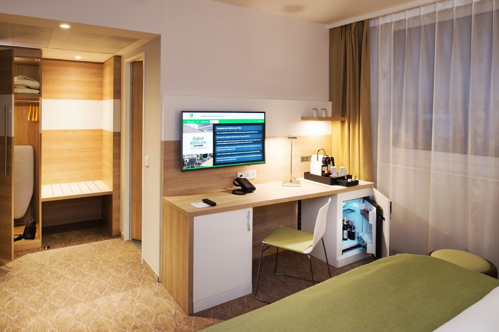 Holiday Inn Frankfurt Airport 63/75