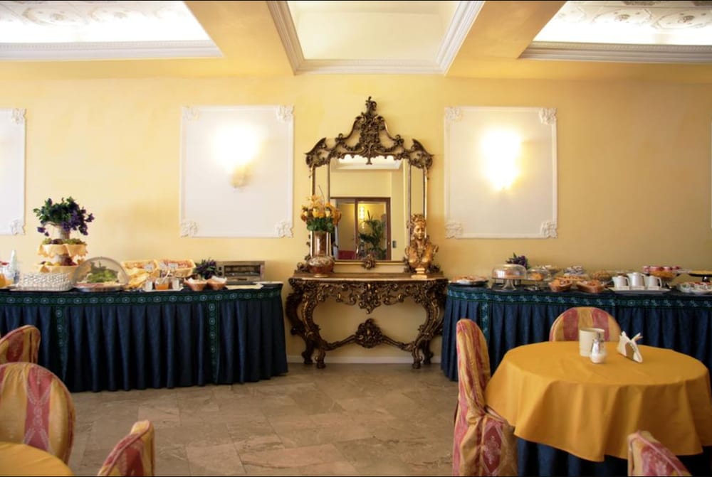 Hotel Continentale 35/53