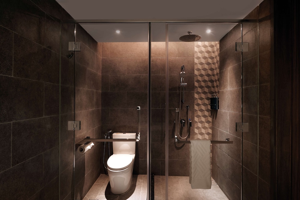 Doubletree By Hilton Putrajaya Lakeside 48/49