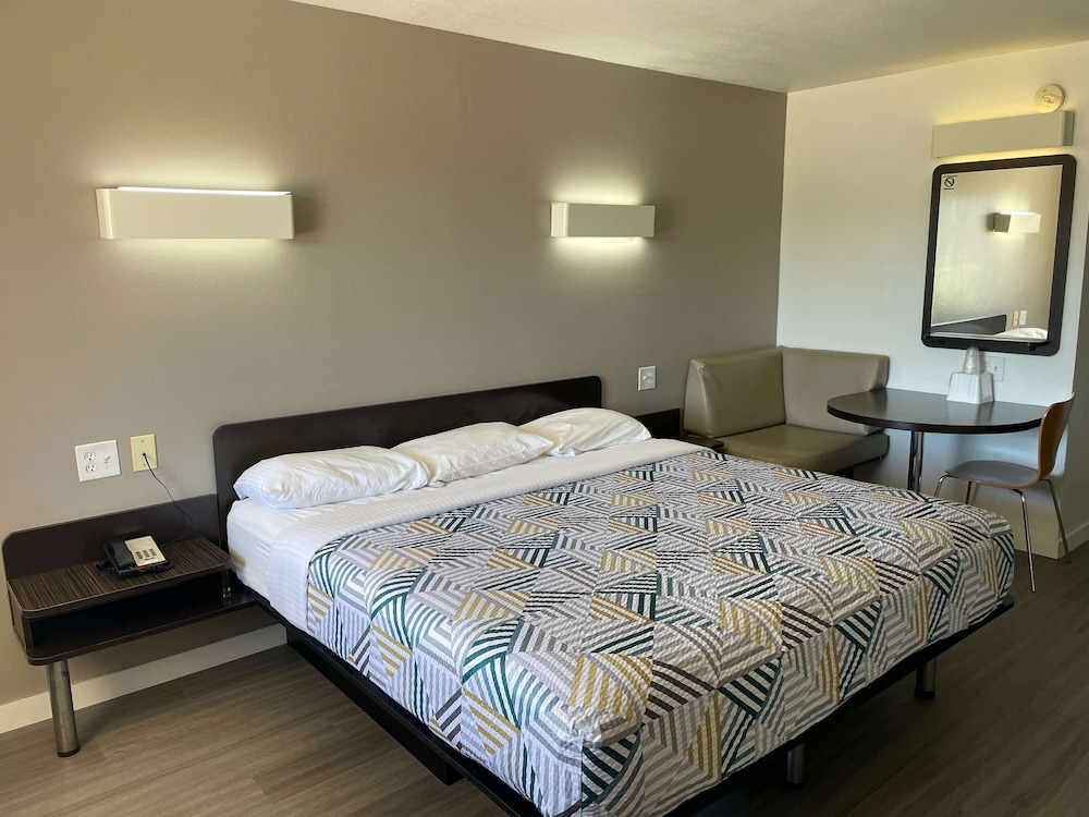 Motel6 Wichita Falls, TX - North 37/63