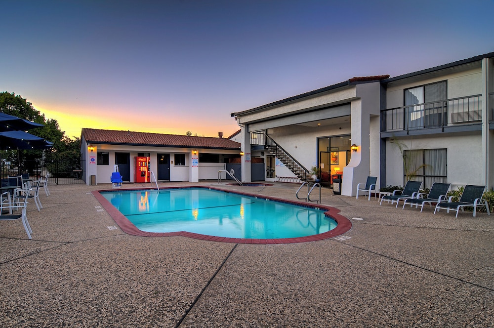 Quality Inn & Suites South San Jose / Morgan Hill 32/42