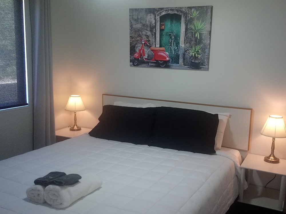1 BEDROOM, DELUXE, SUITE