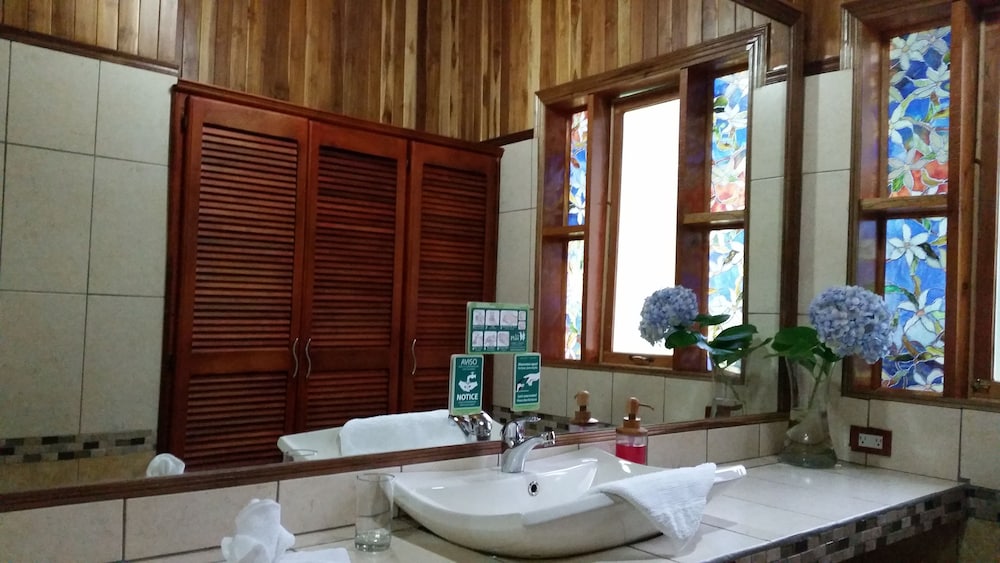 Cabana Los Pinos Hotel 40/42