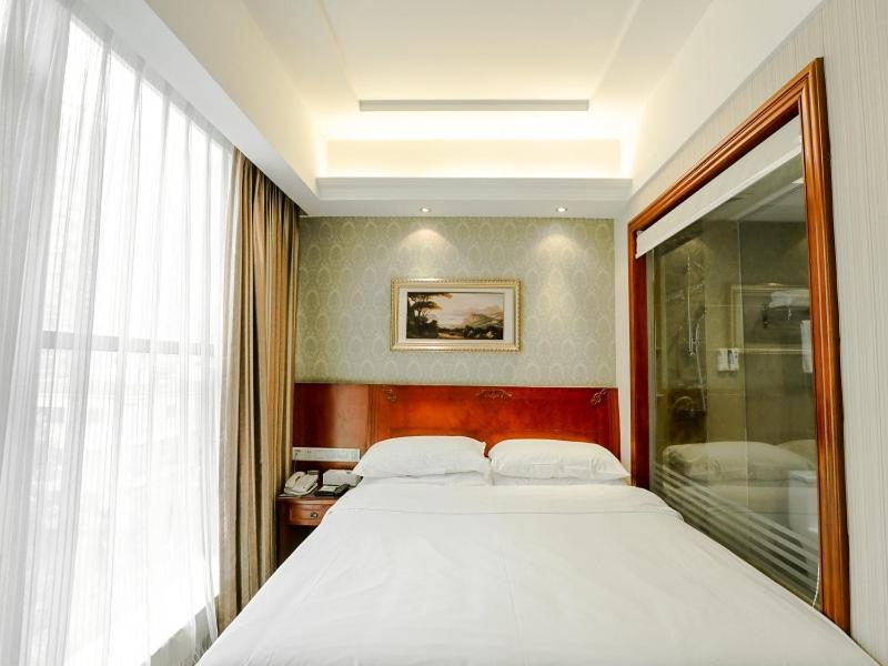 Vienna Hotel (Dongguan Houjie Wanda Plaza) 7/18