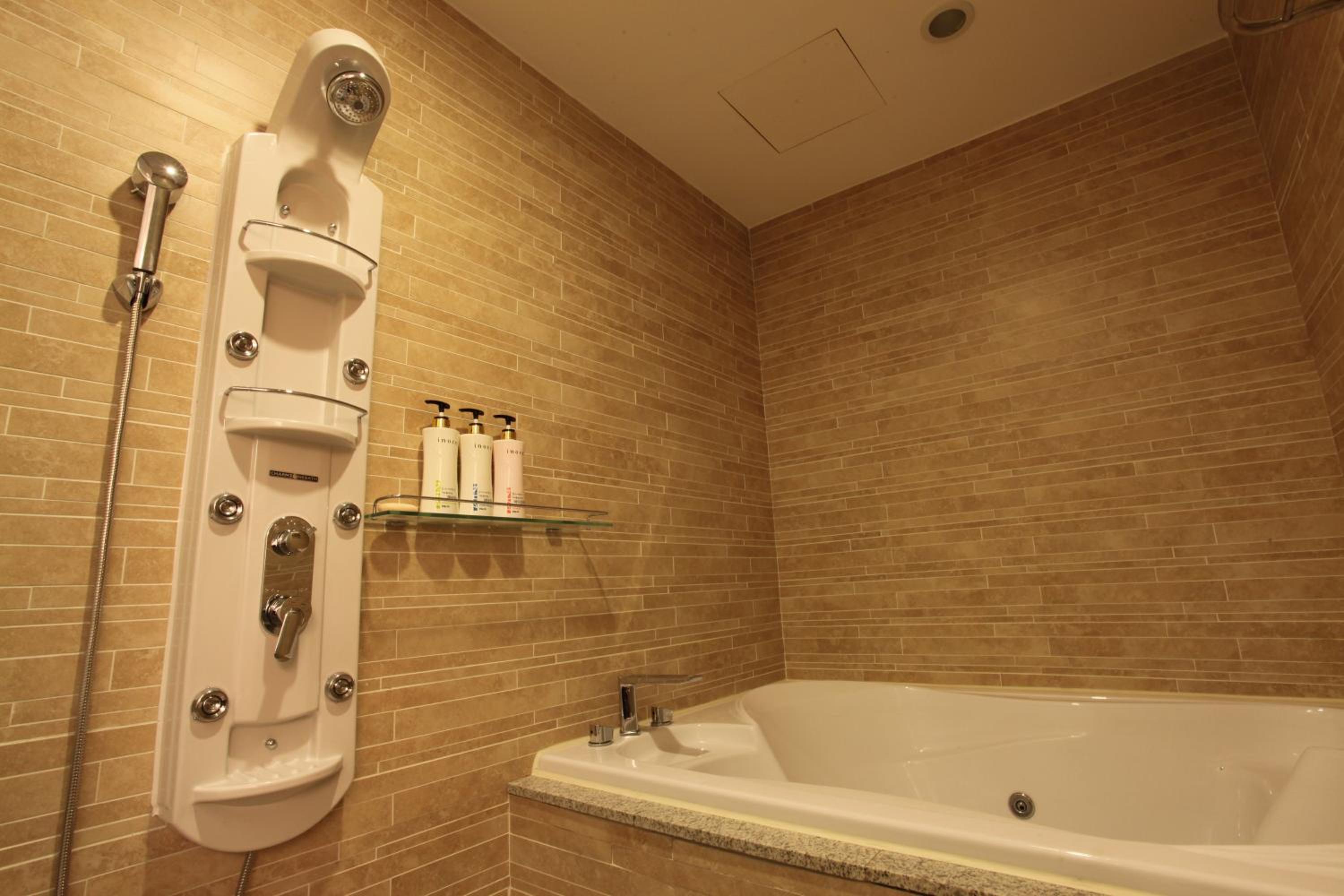 Yuwon Hotel 56/57