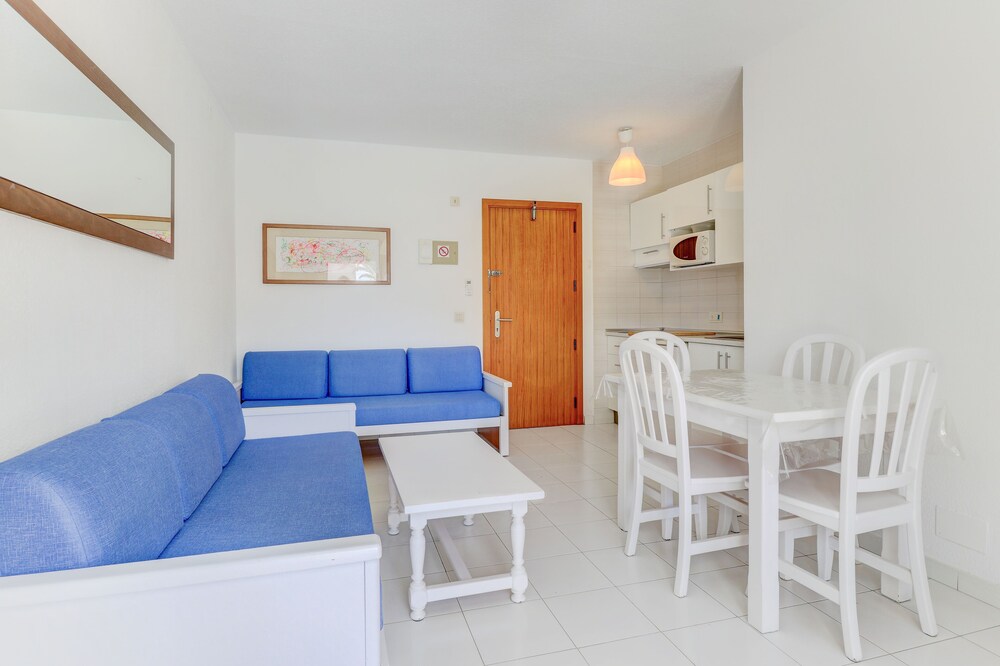 Llevant Apartamentos 25/37