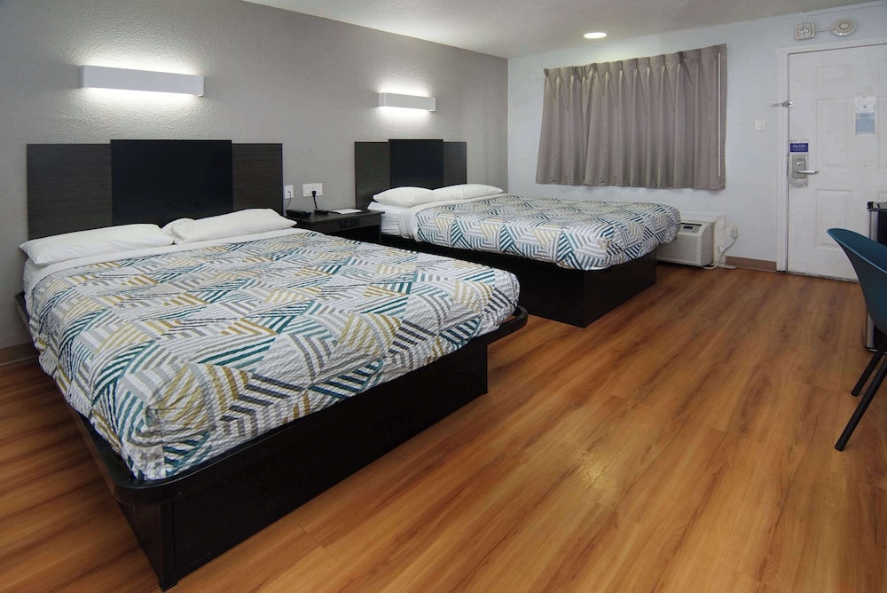 Motel6 Red Oak, TX - Dallas 17/37