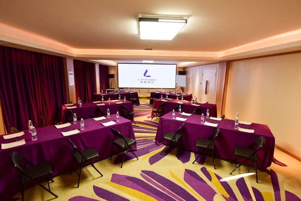 Lavande Hotel 37/42