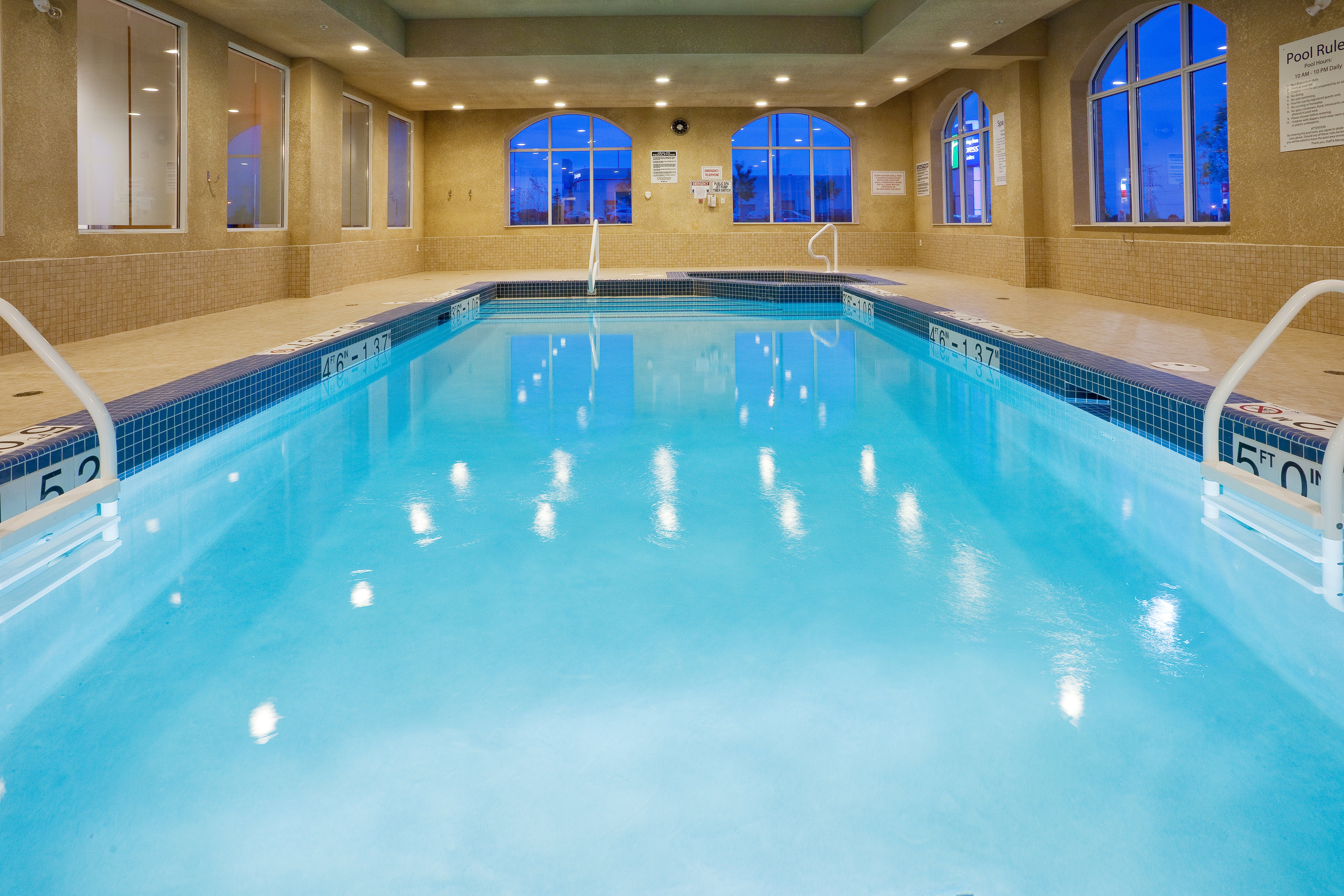 Holiday Inn Express Hotel Suites Clarington Bowmanville 42/70