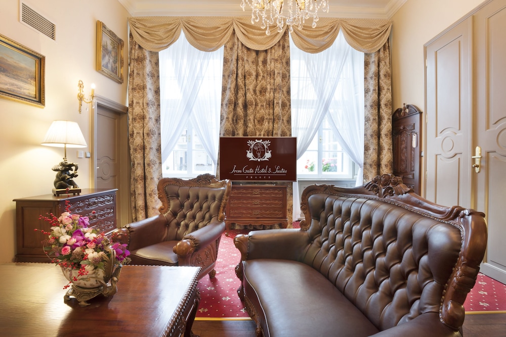 Iron Gate Hotel And Suites 43/71