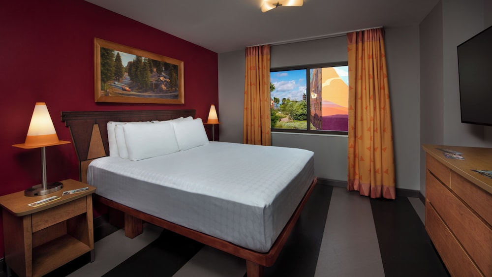 Cars, Family, Suite, Queen Bed, 2 Sofa, Accessible