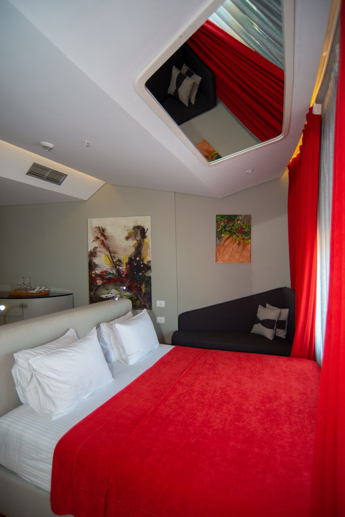 DELUXE, KING BED, SEA VIEW